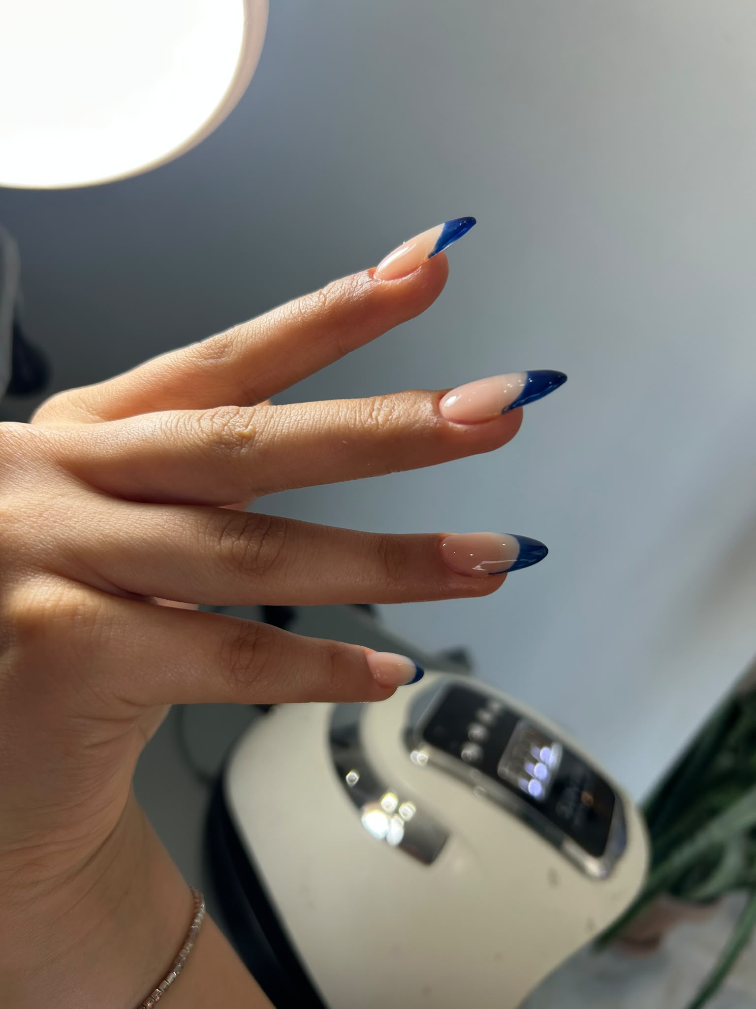 Mavi french tırnak